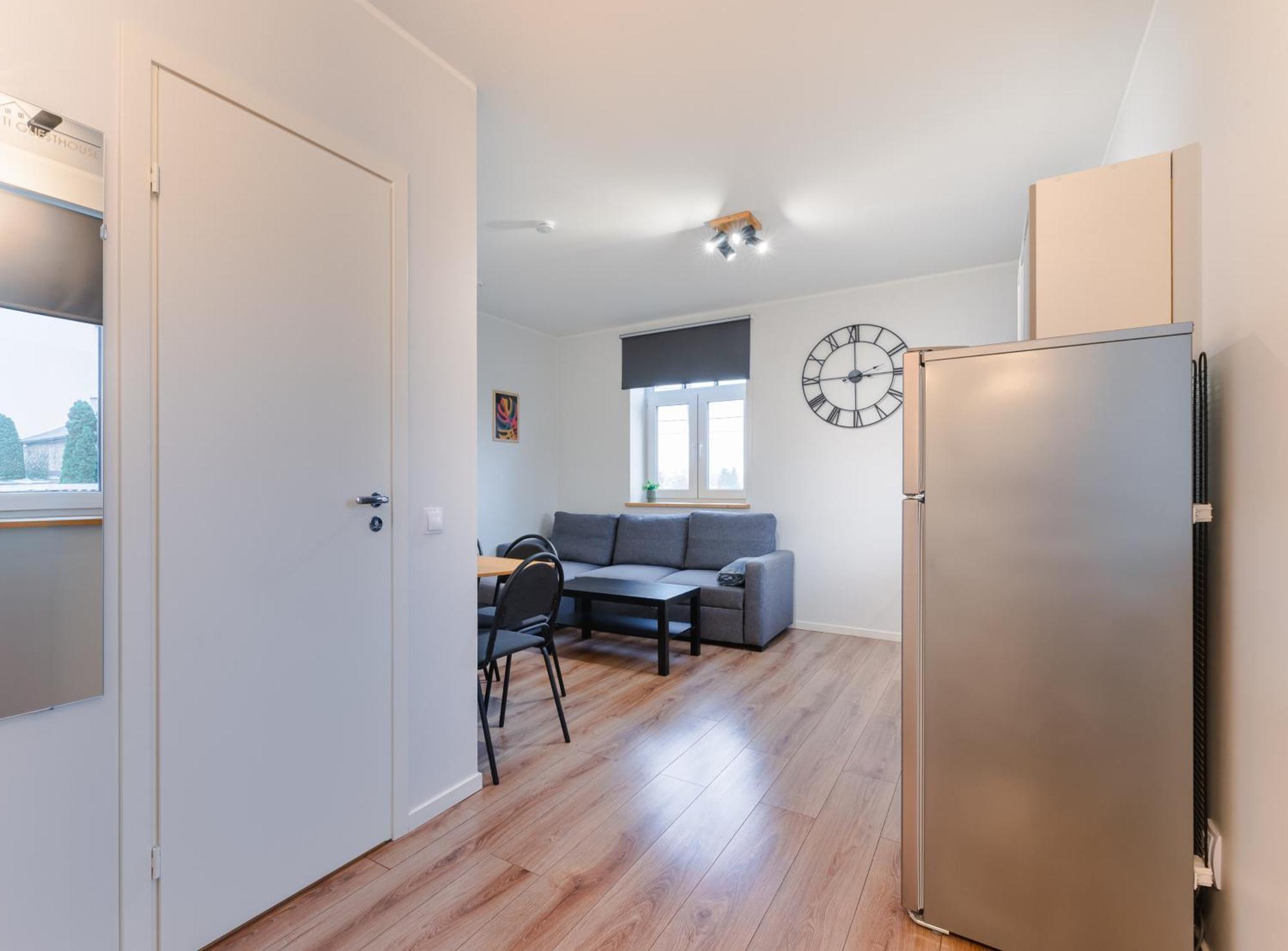Posti Guesthouse Rakvere Bagian luar foto